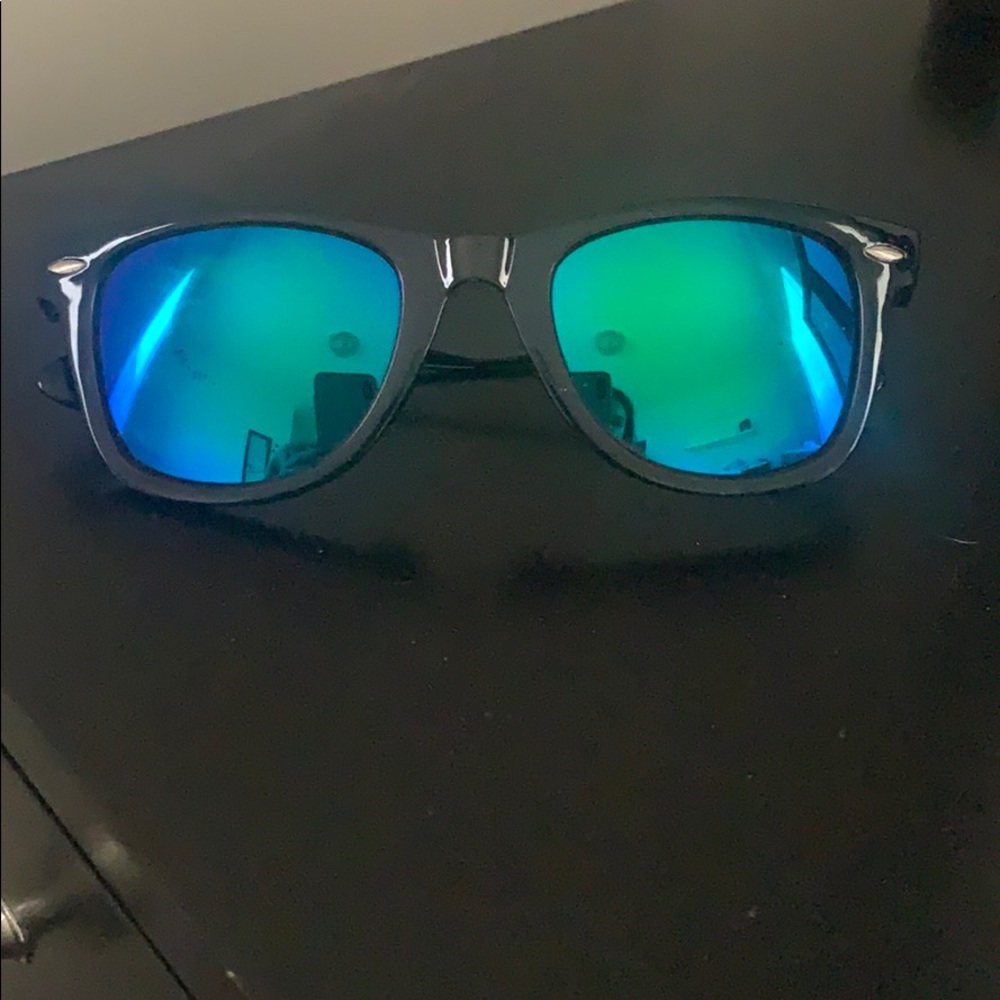 Mirrored sunglasses